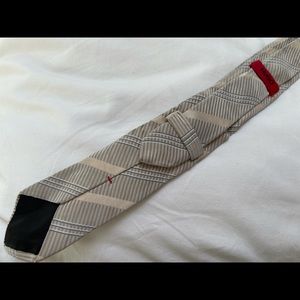 Used Hugo tie.